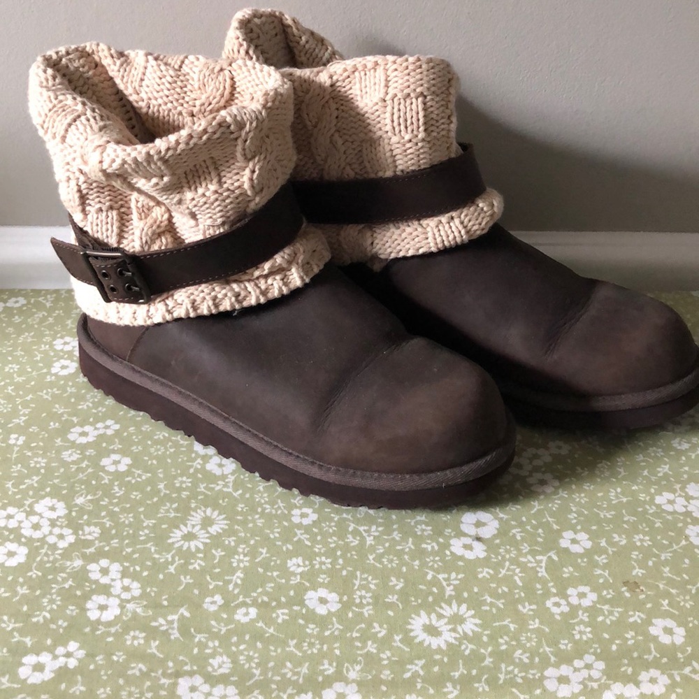 UGG Australia Women's Brown Sweater Top Low Boots